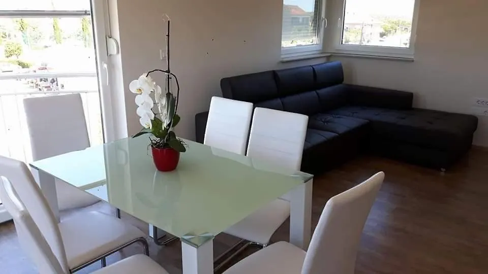 Apartment Apartmani Karla Zaton  Croatia
